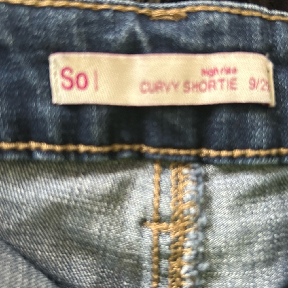 SO curvy/shortie Blue Jean Shorts Classic Design. EUC - Picture 3 of 3